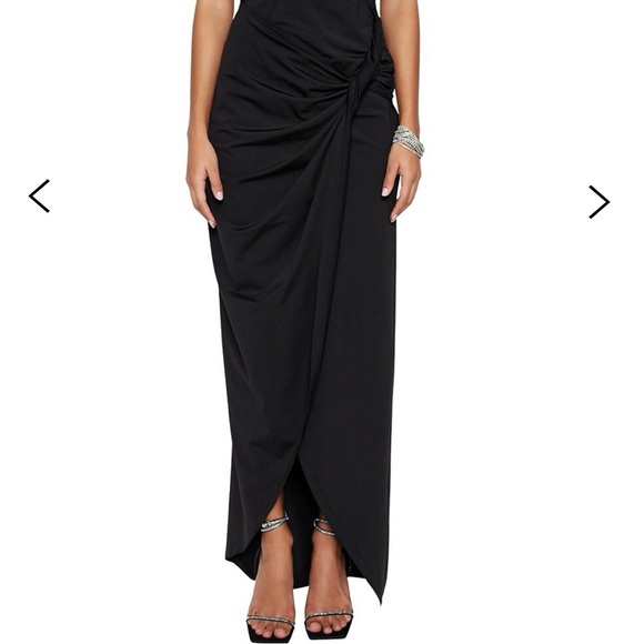 NWT Trendyol one shoulder black gown. Size 4. - Picture 3 of 8